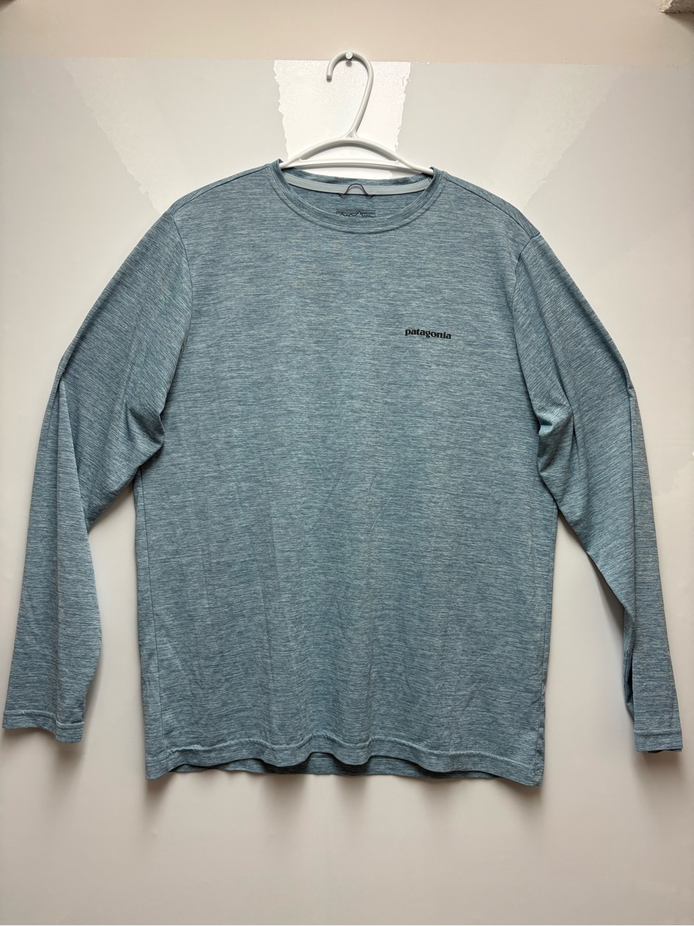 Patagonia Capilene Cool Daily Fish Graphic Long-Sleeve Shirt Men’s Size Medium
